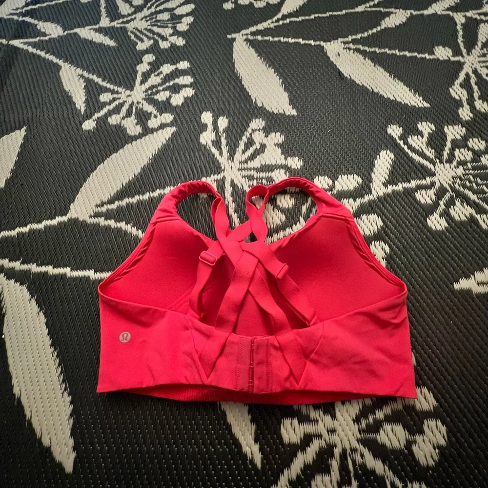 Lululemon Enlite Weave-Back Bra
High Support size 38D - Picture 4 of 6